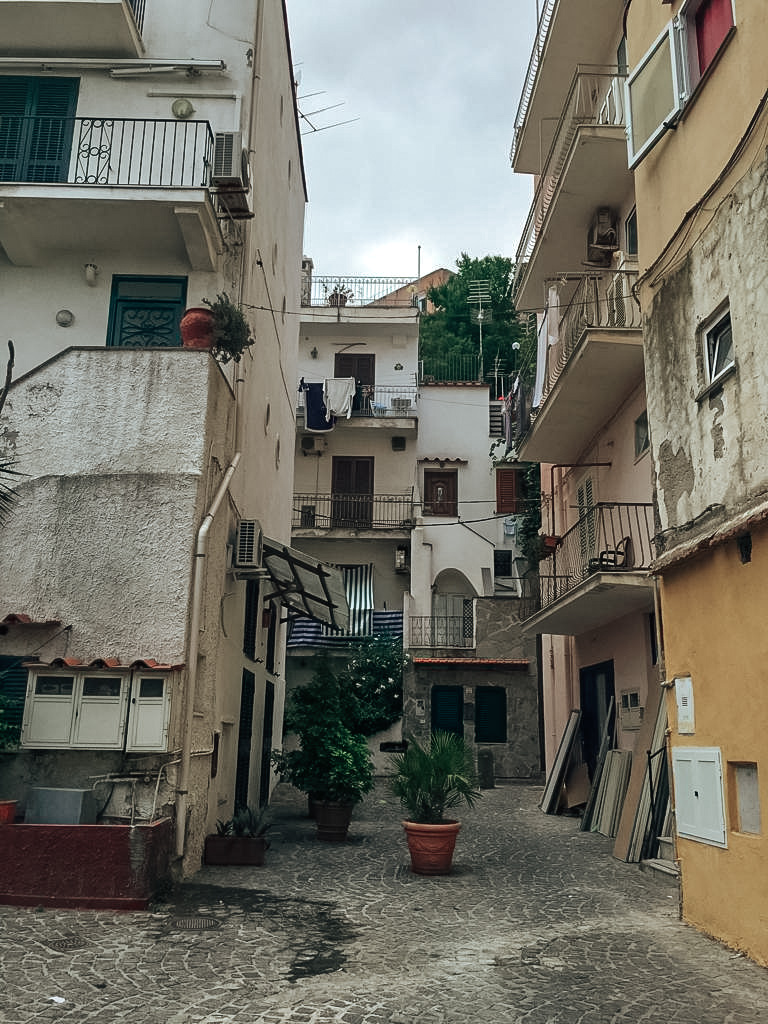 narrow streets in Ischia